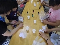 手びねりのラベンダー石けん作り